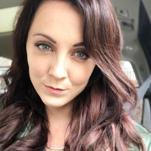 Meet your Posher, Adelia